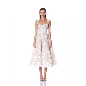 NWOT BRONX AND BANCO Mademoiselle Embroidered White Floral Midi Bridal Dress